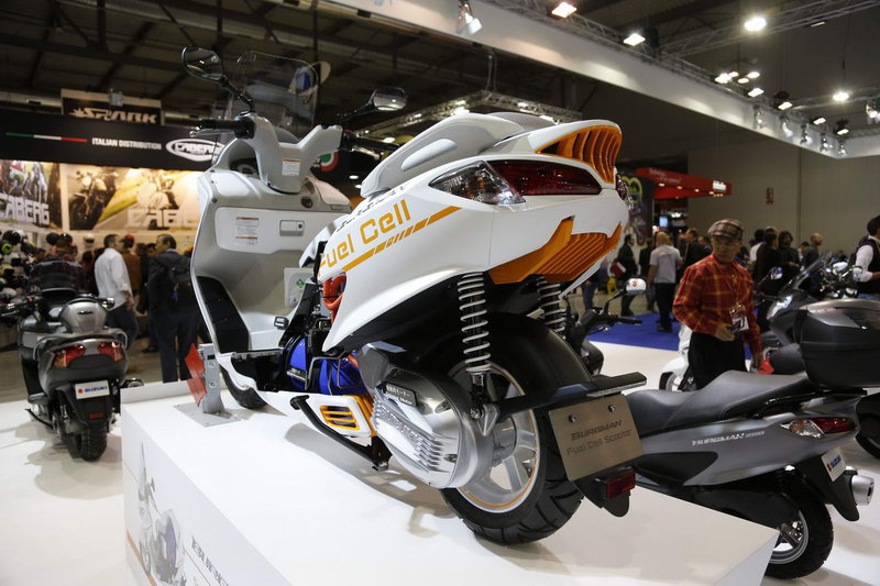 Suzuki na sajmu  EICMA 2014