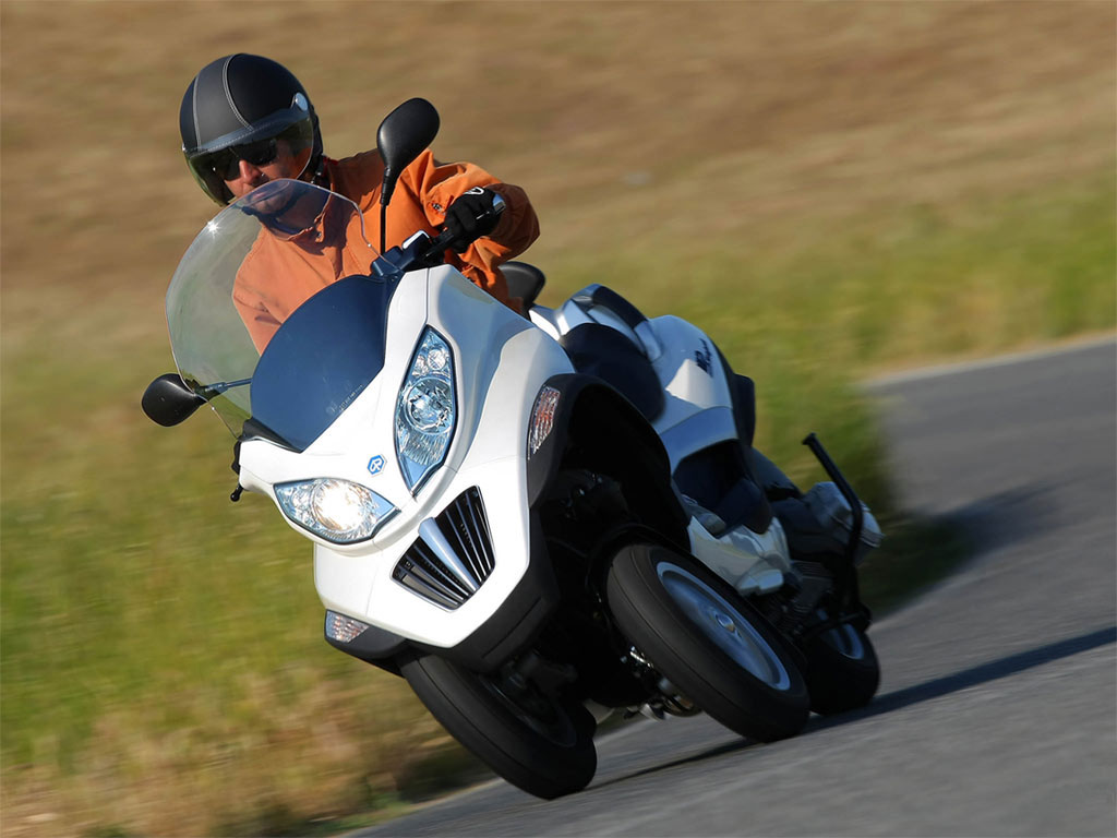 Piaggio MP3 Hybrid