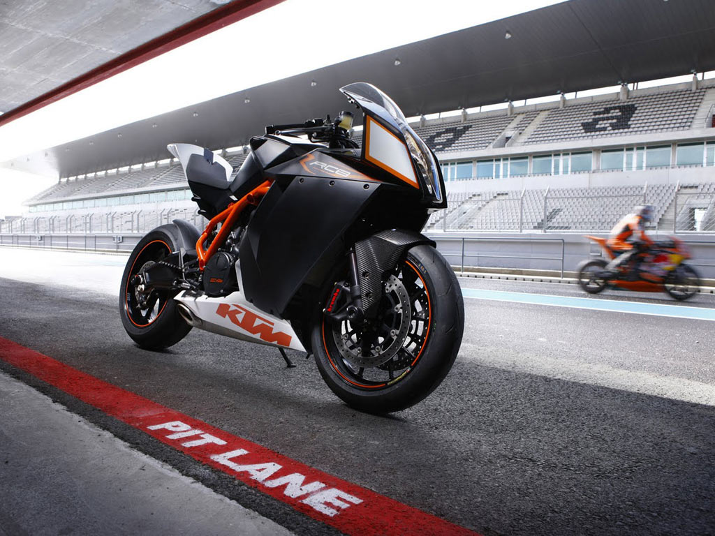 KTM RC8-R