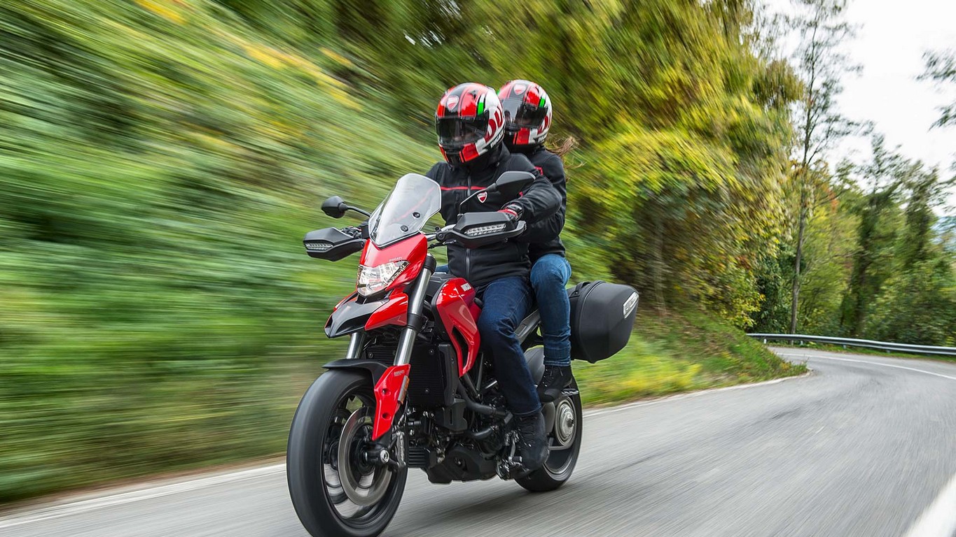 Ducati Hyperstrada 939