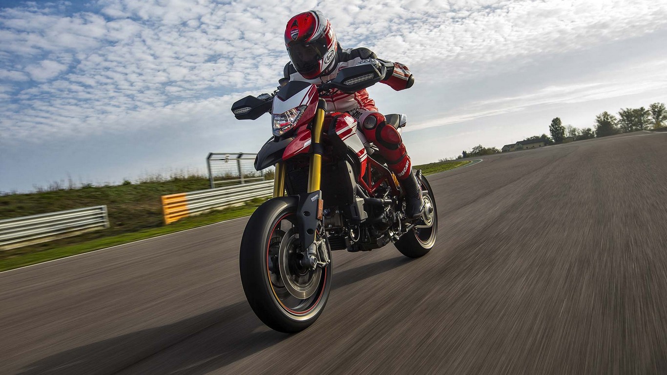 Ducati Hypermotard 939