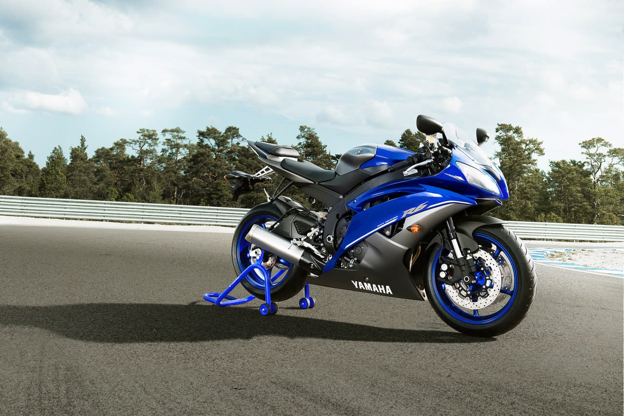 Yamaha Race Blu Series