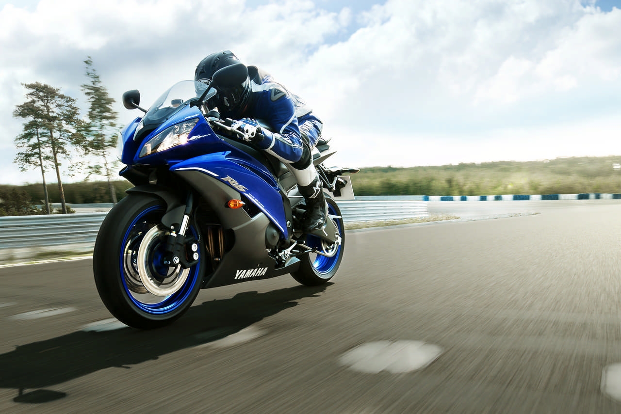 Yamaha Race Blu Series