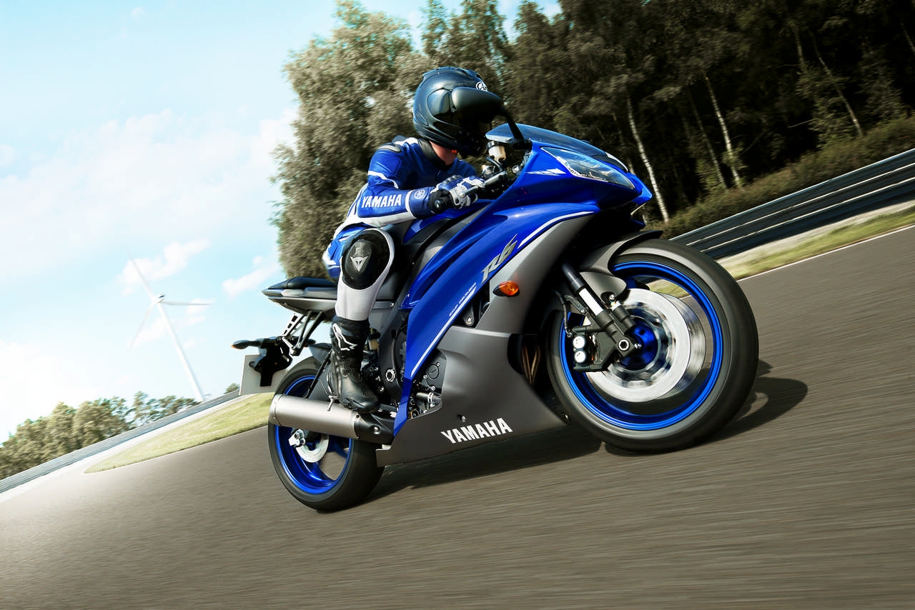 Yamaha Race Blu Series