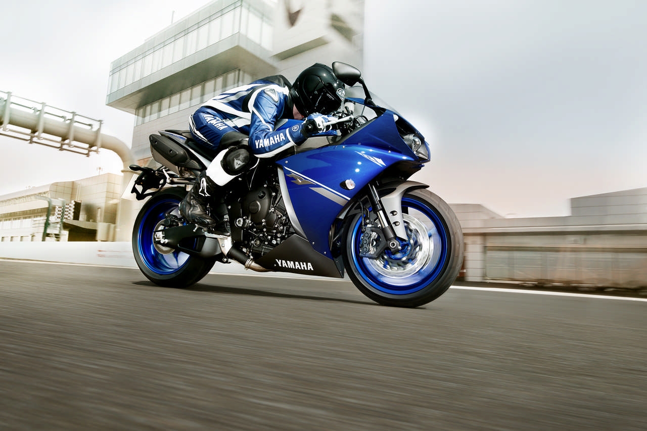 Yamaha Race Blu Series