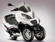 PIAGGIO MP3 - SKUTER NA TRI TOCKA