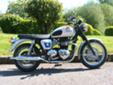 Triumph Boneville posveen britanskoj kraljici