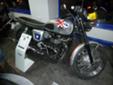 Triumph Boneville posveen britanskoj kraljici