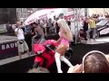 Seksi plavuša vrhunski oprala motor