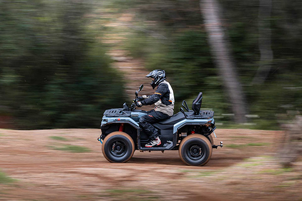 CFMOTO_CFORCE-C4_Touring