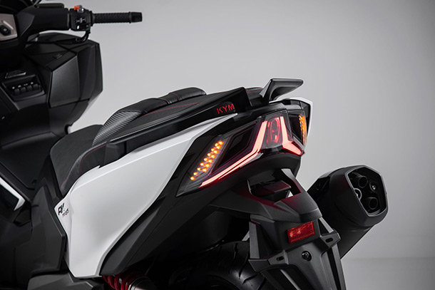 Kymco-AK575-Premium